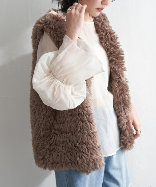 VENCEEXCHANGE（ヴァンスエクスチェンジ）の「ボリュームフェイクファーベスト（ベスト・レディース・ベージュ/ブラック/ブラウン/オフホワイト/ピンク系・M）」の6枚目の写真