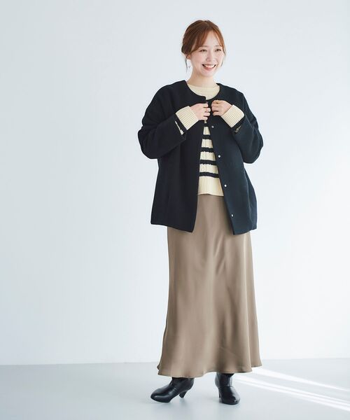 le.coeur blanc（ルクールブラン）の「サテンナロースカート（スカート・レディース・カーキブラウン/ブラック/ライトグレー・38）」の4枚目の写真