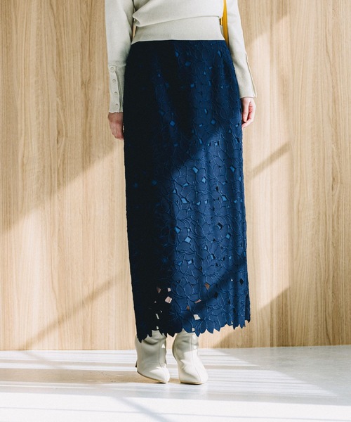 Andemiu（アンデミュウ）の「シシュウレースIラインスカート 102214