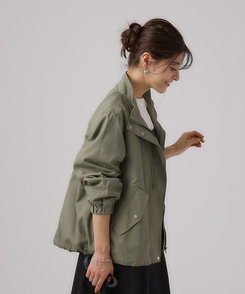 SHOO・LA・RUE（シューラルー）の「◆【撥水】スタンドカラーブルゾン（ブルゾン・レディース・ダークグレー/カーキ/ベージュ・02/04/03）」の17枚目の写真