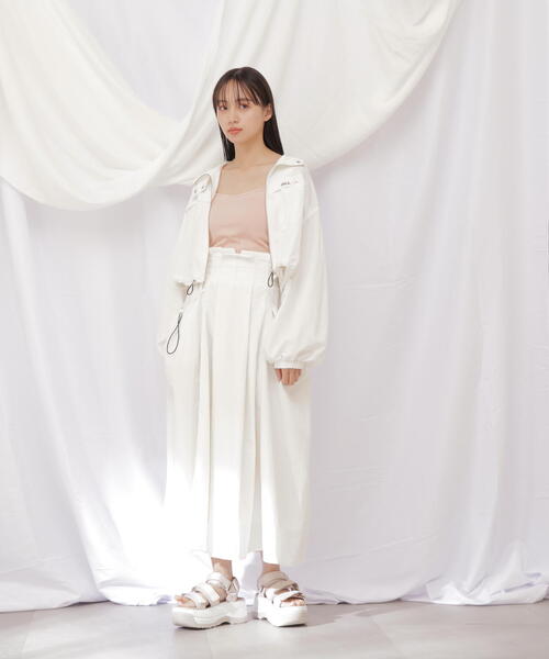 JILL by JILL STUART（ジルバイジルスチュアート）の「◇ロゴ入りナイロンショート丈ジャケット（ブルゾン・レディース・ネイビー/ホワイト・SMALL/MEDIUM）」の6枚目の写真