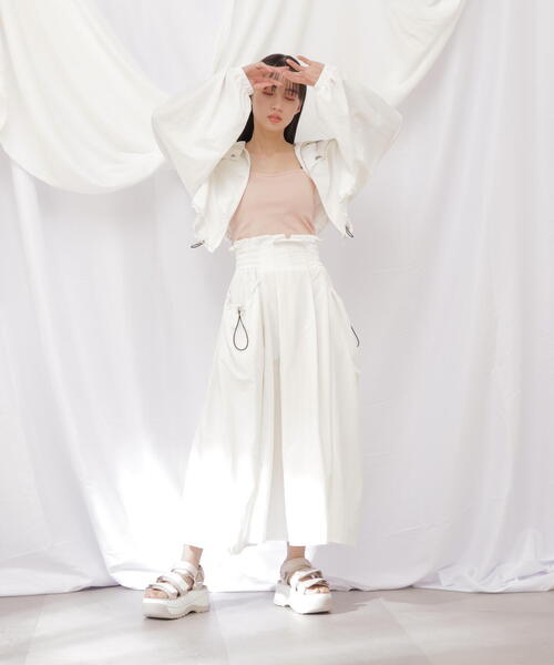 JILL by JILL STUART（ジルバイジルスチュアート）の「◇ロゴ入りナイロンショート丈ジャケット（ブルゾン・レディース・ネイビー/ホワイト・SMALL/MEDIUM）」の7枚目の写真