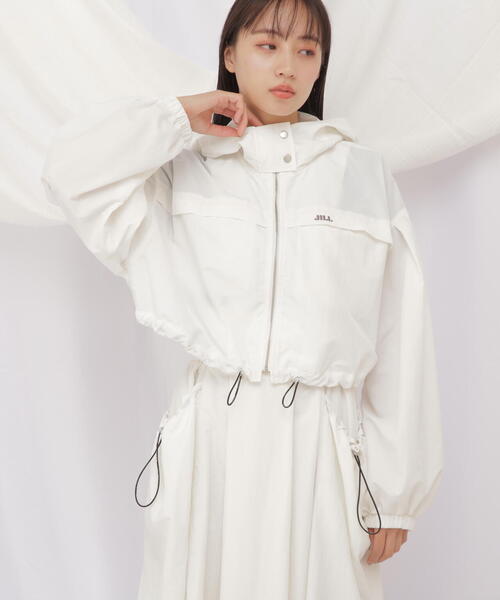 JILL by JILL STUART（ジルバイジルスチュアート）の「◇ロゴ入りナイロンショート丈ジャケット（ブルゾン・レディース・ネイビー/ホワイト・SMALL/MEDIUM）」の15枚目の写真