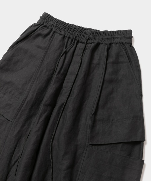beautiful people(ビューティフルピープル)の「linen cotton satin bow silhouette pants(カーゴパンツ・レディース・レンガ/オリーブ/チャコールグレー/ダークグレー/ベージュ・36/38/40)」の22枚目の写真