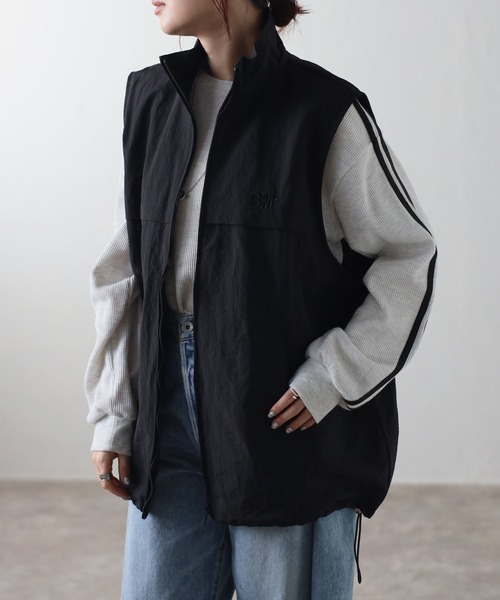 Bonjour Sagan(ボンジュールサガン)の「BMロゴ刺繍ナイロンベスト(ベスト・レディース・モカ/ブラック/ライトベージュ・FREE)」の4枚目の写真