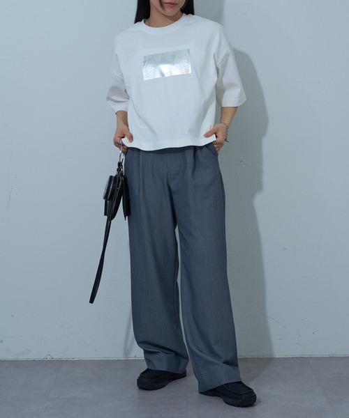 COLONY 2139（コロニートゥーワンスリーナイン）の「【新色追加】12/天竺箔プリントTシャツ（Tシャツ/カットソー・レディース・ホワイト/ブラック/チャコールグレー・FREE）」の4枚目の写真