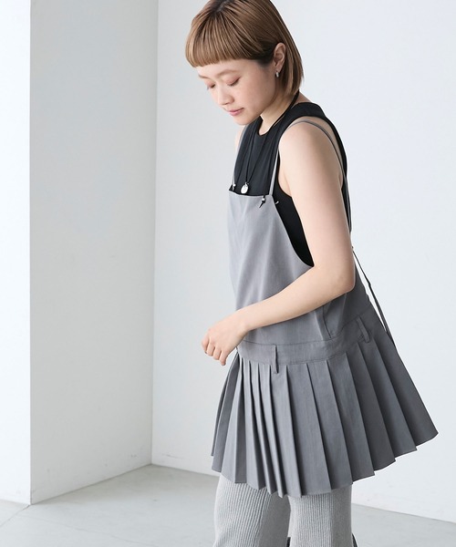 forksy.】バックレスプリーツストラップワンピース forksy.│MONO-MART