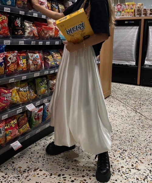 deux amour(ドゥーザムール)の「バルーンロングスカート(スカート・レディース・ホワイト/ピンク/ブラック・FREE)」の7枚目の写真