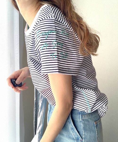 Q（キュー）の「袖レタードT（Tシャツ/カットソー・レディース・ブラック/ホワイト/ホワイト系その他/ブラック系・MEDIUM）」の3枚目の写真