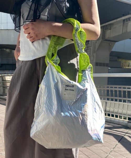 RODEO CROWNS WIDE BOWL（ロデオクラウンズワイドボウル）の「フリルトートバッグ（トートバッグ・レディース・ホワイト系その他/シルバー/ブラック・FREE）」の3枚目の写真