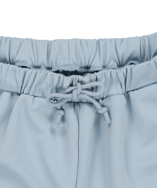 DARRDY(ダーディー)の「【DARRDY/ダーディー】シルバーライン配色ジャージハーフパンツ / セットアップ対応(その他パンツ・レディース・ブラック/グレー/サックスブルー・ONESIZE)」の8枚目の写真