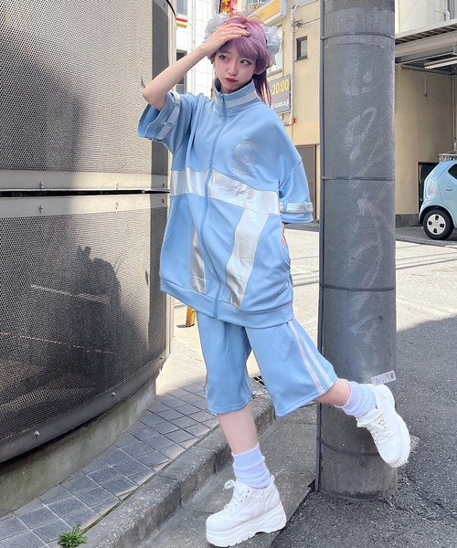DARRDY(ダーディー)の「【DARRDY/ダーディー】シルバーライン配色ジャージハーフパンツ / セットアップ対応(その他パンツ・レディース・ブラック/グレー/サックスブルー・ONESIZE)」の16枚目の写真