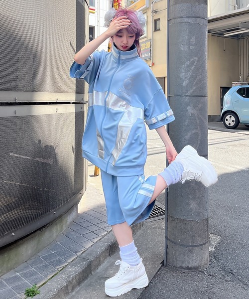 DARRDY(ダーディー)の「【DARRDY/ダーディー】シルバーライン配色ジャージハーフパンツ / セットアップ対応(その他パンツ・レディース・ブラック/グレー/サックスブルー・ONESIZE)」の17枚目の写真