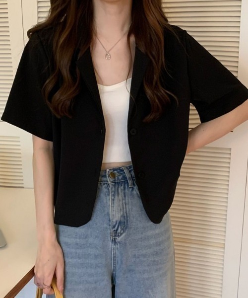 COCOMOMO(ココモモ)の「【カラー展開あり】 羽織るだけでサマ見えに 半袖ジャケット クロップド サマージャケット 半袖 テーラードジャケット 夏服(テーラードジャケット・レディース・ブラック/ブルー/グリーン/ホワイト/ブルー系/ブラウン・FREE)」の14枚目の写真