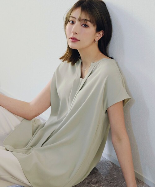 Tiaclasse（ティアクラッセ）の「フレンチスリーブキーネックシャツチュニックブラウス（シャツ/ブラウス・レディース・ミント/ブルー/ブラック/アイボリー・L/M）」の3枚目の写真