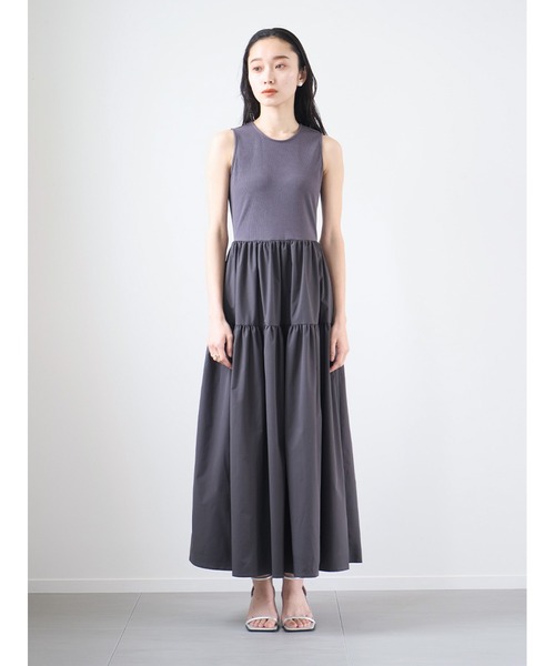 Stylevoice for xxx(スタイルヴォイスフォー)の「バックオープンティアードワンピース(ワンピース・レディース・アイボリー/チャコールグレー・FREE)」の18枚目の写真