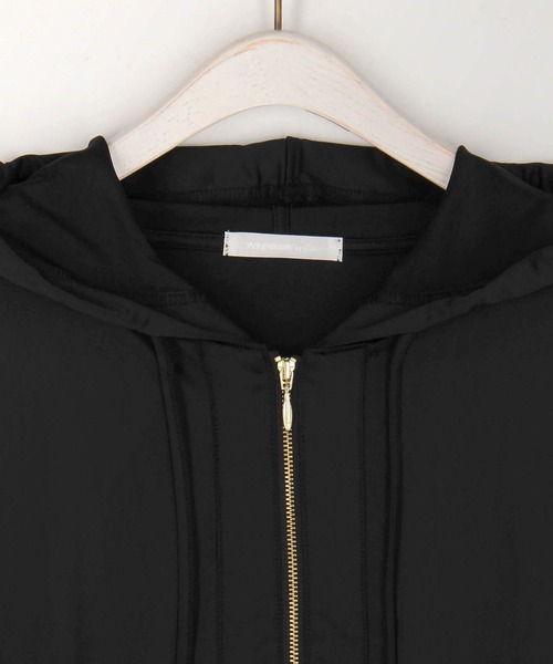 NICOLE white（ニコルホワイト）の「ラッシュガードドロストブルゾン（パーカー・レディース・ブラック/オフホワイト・FREE）」の6枚目の写真