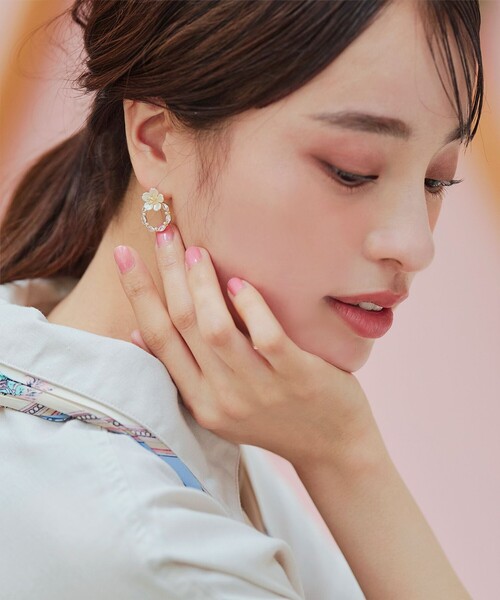 Tiaclasse(ティアクラッセ)の「【金属アレルギー対応】 【選べる2TYPE】 フラワーピアス(ピアス(両耳用)・レディース・シルバー系その他/ゴールド系その他/シルバー/ゴールド・FREE)」の20枚目の写真