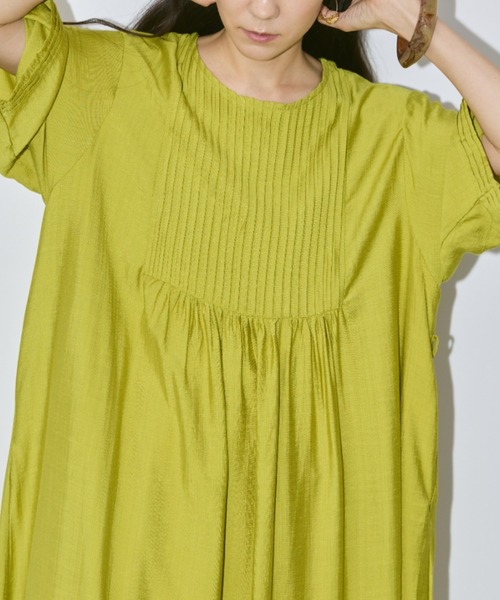 Libra Cue(リブラ キュー)の「ピンタックカラーロングワンピース(ワンピース・レディース・ブラック/ホワイト/イエロー/ブルー・FREE)」の13枚目の写真