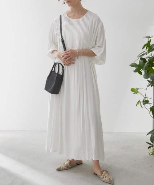 Libra Cue(リブラ キュー)の「ピンタックカラーロングワンピース(ワンピース・レディース・ブラック/ホワイト/イエロー/ブルー・FREE)」の19枚目の写真