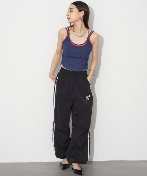 SEN TOKYO(セントーキョー)の「今季コーデのアクセントに。バイカラークロスレイヤードキャミソール(キャミソール・レディース・グレー/ブラック/ネイビー・FREE)」の14枚目の写真