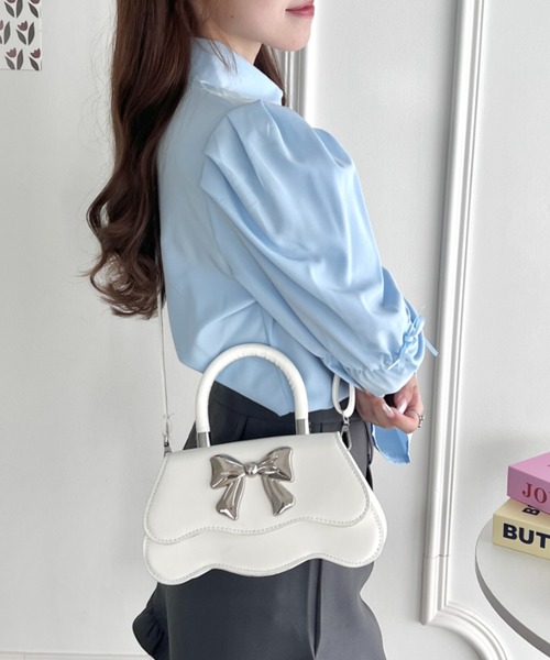 Loueme(ルエム)の「リボンメタルモチーフハンドバッグ/ショルダーバッグ(ショルダーバッグ・レディース・ホワイト/ブラック・FREE)」の8枚目の写真
