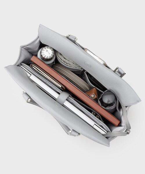 INDIVI(インディヴィ)の「【高機能/収納力◎!】シゴデキバッグ(トートバッグ・レディース・ライトグレー/ブラック/サンドベージュ・00)」の11枚目の写真