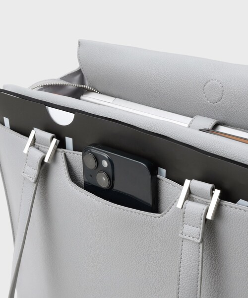 INDIVI(インディヴィ)の「【高機能/収納力◎!】シゴデキバッグ(トートバッグ・レディース・ライトグレー/ブラック/サンドベージュ・00)」の19枚目の写真