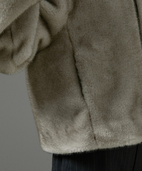 SALON adam et rope'（サロン アダム エ ロペ）の「ミンクライクエコファークロップドジップブルゾン（ブルゾン・レディース・ライトグレー/ブラウン系その他・FREE）」の21枚目の写真