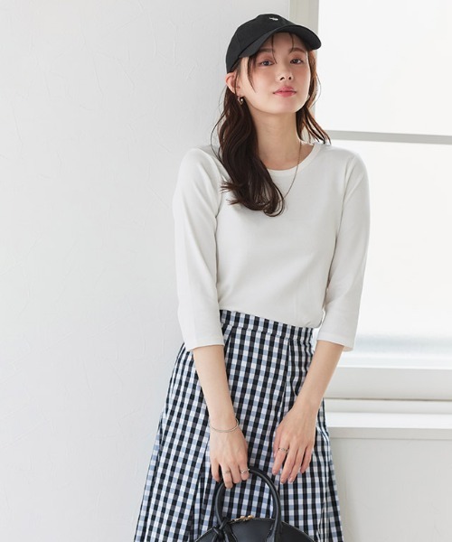 Pierrot（ピエロ）の「七分袖シンプルTシャツ（Tシャツ/カットソー・レディース・オフホワイト/チャコール/グレイッシュベージュ/ブラック・L/M/LL/S）」の5枚目の写真