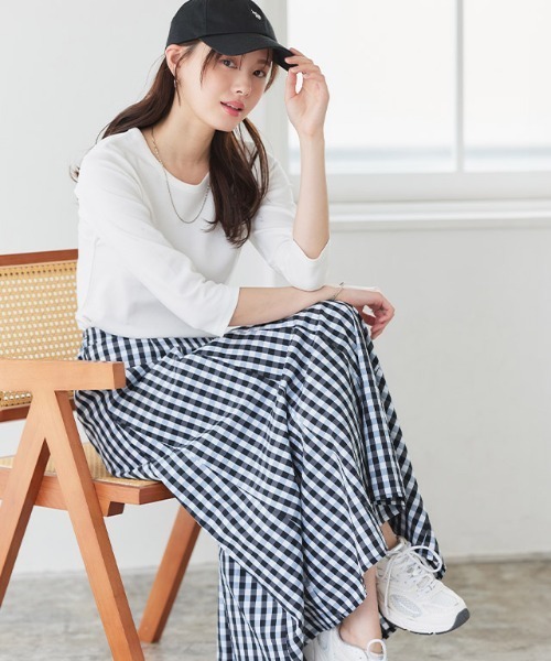 Pierrot（ピエロ）の「七分袖シンプルTシャツ（Tシャツ/カットソー・レディース・オフホワイト/チャコール/グレイッシュベージュ/ブラック・L/M/LL/S）」の6枚目の写真