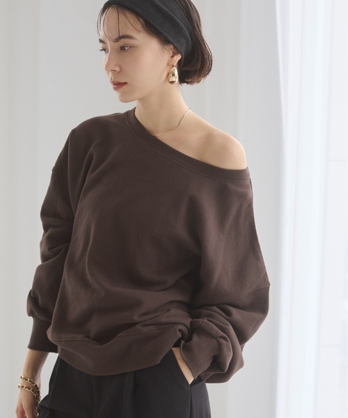 ANGIE（アンジー）の「【セットアップ対応】オフショルダー 裏毛 スウェット トップス（スウェット・レディース・杢グレー/アイボリー/ライトピンク/スミクロ/イエロー/ダークブラウン・FREE）」の4枚目の写真