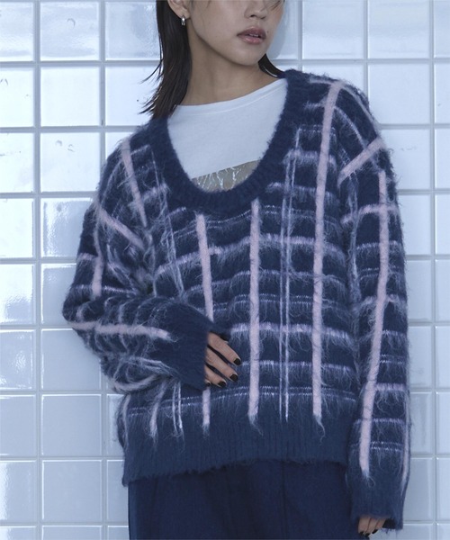miette(ミエット)の「Uネックシャギーチェックニット(ニット/セーター・レディース・ブラウン/ブラック/グレー/ネイビー・FREE)」の14枚目の写真