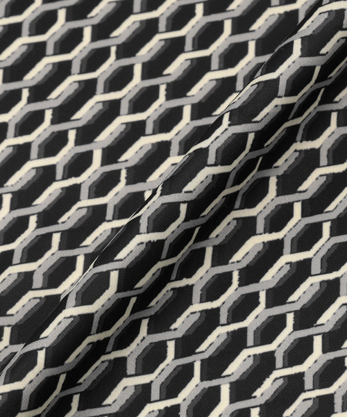 A/C DESIGN BY ALPHA CUBIC（エーシーデザインバイアルファキュービック）の「【ALCOLLAGE】プリントスカーフ（ストール/ショール・レディース・モカ/ブラック・フリー）」の6枚目の写真