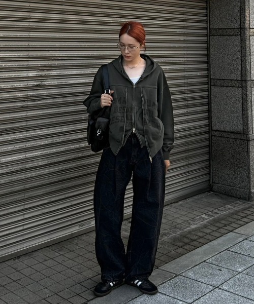 NOMANUAL（NOMANUAL）の「韓国ブランド NOMANUAL ノーマニュアル OVERDYED D.F.L HOODED ZIP-UP レイヤードフーディー ジップアップ ジップフーディー 長袖パーカー 長袖フーディー 羽織り ダブルジップ オーバーサイズ 韓国ファッション 韓国ストリート ストリートファッション（パーカー・メンズ・ブラック・L）」の21枚目の写真