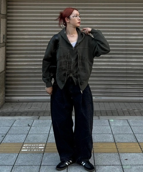 NOMANUAL（NOMANUAL）の「韓国ブランド NOMANUAL ノーマニュアル OVERDYED D.F.L HOODED ZIP-UP レイヤードフーディー ジップアップ ジップフーディー 長袖パーカー 長袖フーディー 羽織り ダブルジップ オーバーサイズ 韓国ファッション 韓国ストリート ストリートファッション（パーカー・メンズ・ブラック・L）」の22枚目の写真