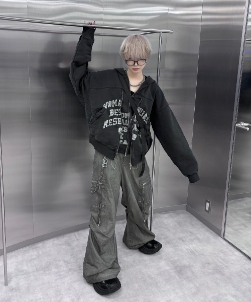 NOMANUAL（NOMANUAL）の「韓国ブランド NOMANUAL ノーマニュアル OVERDYED D.F.L HOODED ZIP-UP レイヤードフーディー ジップアップ ジップフーディー 長袖パーカー 長袖フーディー 羽織り ダブルジップ オーバーサイズ 韓国ファッション 韓国ストリート ストリートファッション（パーカー・メンズ・ブラック・L）」の10枚目の写真