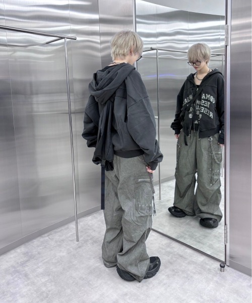 NOMANUAL（NOMANUAL）の「韓国ブランド NOMANUAL ノーマニュアル OVERDYED D.F.L HOODED ZIP-UP レイヤードフーディー ジップアップ ジップフーディー 長袖パーカー 長袖フーディー 羽織り ダブルジップ オーバーサイズ 韓国ファッション 韓国ストリート ストリートファッション（パーカー・メンズ・ブラック・L）」の12枚目の写真