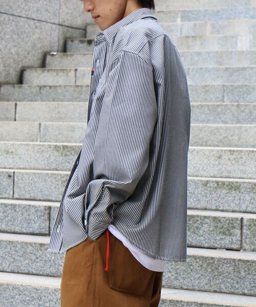 CRAFT STANDARD BOUTIQUE(クラフトスタンダードブティック)の「ヒッコリーデニムシャツ(シャツ/ブラウス・メンズ・ネイビー/ブラック・M/L/XL)」の5枚目の写真