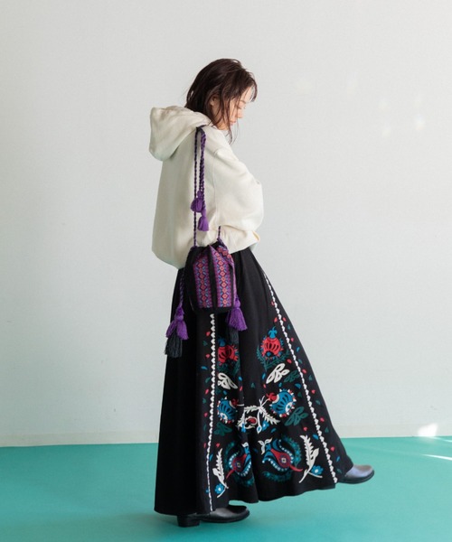 AMERICAN RAG CIE（アメリカンラグシー）の「LEIN 縦柄刺繍巾着バッグ（ショルダーバッグ・レディース・ホワイト/ブラック・FREE）」の10枚目の写真