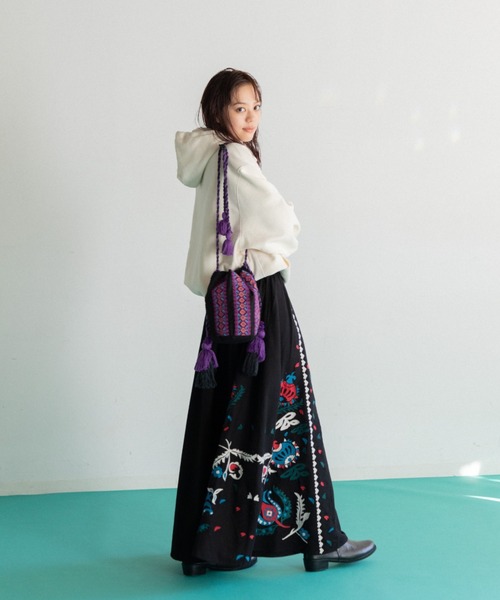 AMERICAN RAG CIE（アメリカンラグシー）の「LEIN 縦柄刺繍巾着バッグ（ショルダーバッグ・レディース・ホワイト/ブラック・FREE）」の11枚目の写真