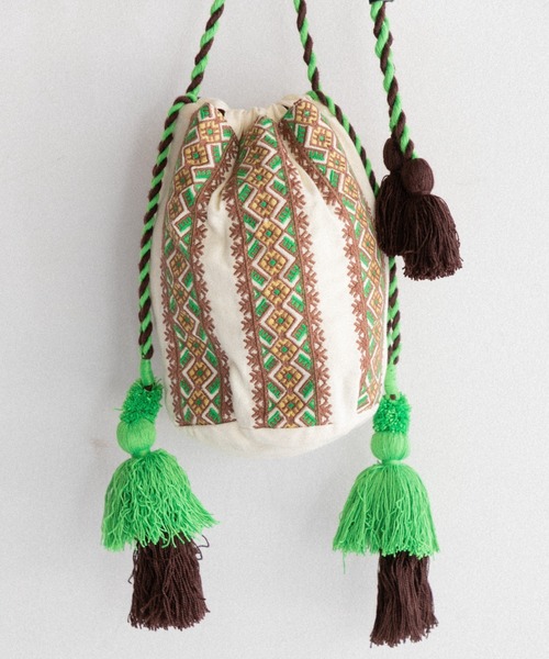 AMERICAN RAG CIE（アメリカンラグシー）の「LEIN 縦柄刺繍巾着バッグ（ショルダーバッグ・レディース・ホワイト/ブラック・FREE）」の15枚目の写真