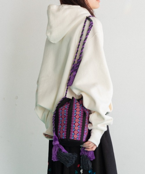 AMERICAN RAG CIE（アメリカンラグシー）の「LEIN 縦柄刺繍巾着バッグ（ショルダーバッグ・レディース・ホワイト/ブラック・FREE）」の13枚目の写真