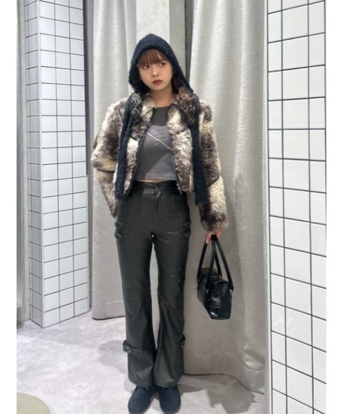 LAGUA GEM(ラグアジェム)の「BELT LUSTER フレアパンツ(スラックス・レディース・ライトブラック/ベージュ・X-SMALL/SMALL/MEDIUM)」の13枚目の写真