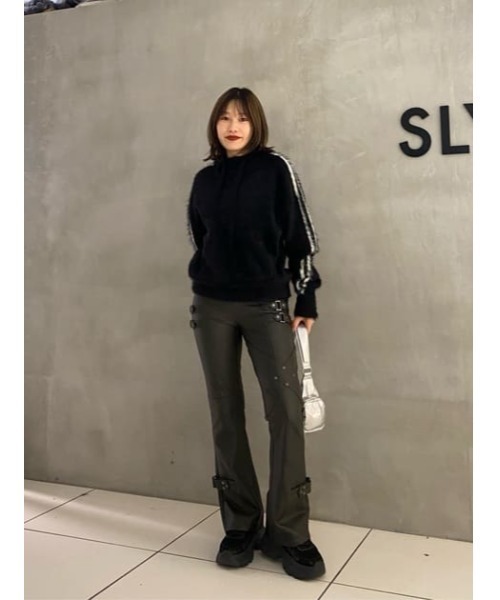 LAGUA GEM(ラグアジェム)の「BELT LUSTER フレアパンツ(スラックス・レディース・ライトブラック/ベージュ・X-SMALL/SMALL/MEDIUM)」の15枚目の写真