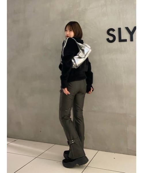 LAGUA GEM(ラグアジェム)の「BELT LUSTER フレアパンツ(スラックス・レディース・ライトブラック/ベージュ・X-SMALL/SMALL/MEDIUM)」の16枚目の写真