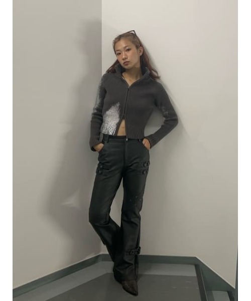 LAGUA GEM(ラグアジェム)の「BELT LUSTER フレアパンツ(スラックス・レディース・ライトブラック/ベージュ・X-SMALL/SMALL/MEDIUM)」の18枚目の写真