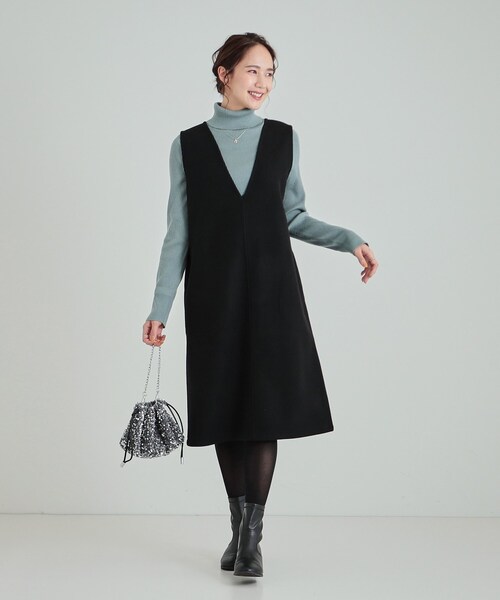 SHOO・LA・RUE(シューラルー)の「◆大人上品な ウール調Vネックジャンドレ(ワンピース・レディース・チャコールグレー/ブラック系7/ブラック・01/02/03/04)」の16枚目の写真