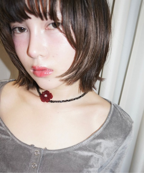 musubore（ムスボレ）の「【 select 】red flower bees choker / フラワービーズチョーカー（チョーカー・レディース・シルバー・FREE）」の2枚目の写真