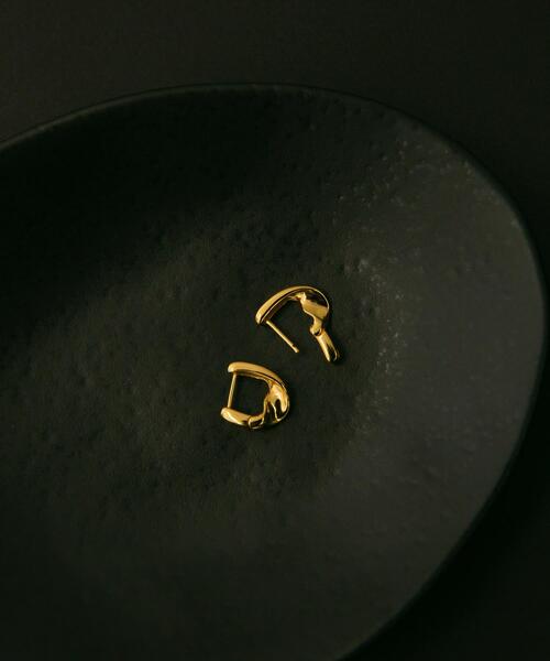 SMELLY（スメリー）の「SMELLY so’　twist pierce（ピアス（両耳用）・レディース・ゴールド・-）」の4枚目の写真